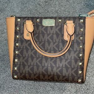 Brand new Michael Kors purse!!